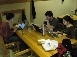 Estudiar entre amigos es mejor