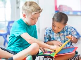 Alumnos en un salón de clases educación inclusiva