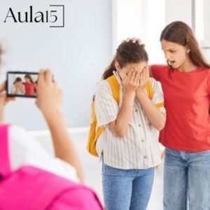 Imagen mostrando violencia escolar hacia una alumna
